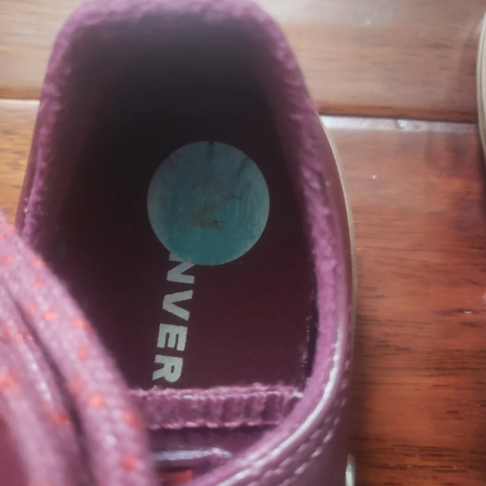 Boys Maroon/Burgundy Converse